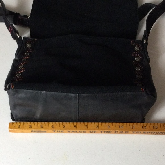 Patricia Nash Tri-Color Suede crossbody - Picture 8 of 12